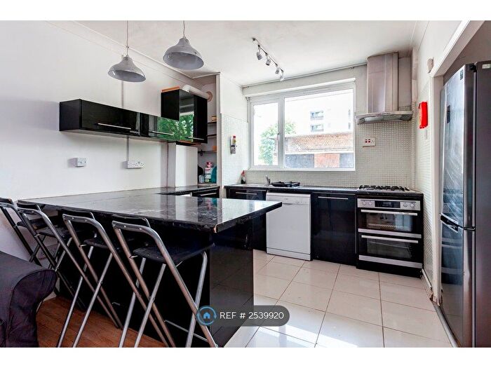 4 Bedroom Flat To Rent In Micawber House, London, SE16