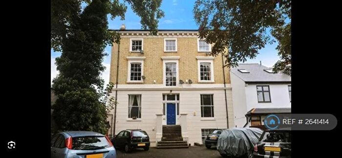 2 Bedroom Flat To Rent In Charlwood Mansion, London, SW12