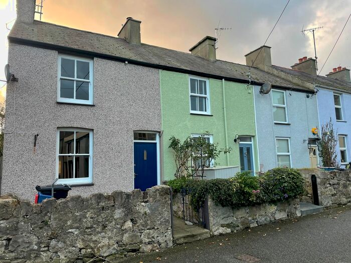 3 Bedroom End Of Terrace House To Rent In Rose Hill, Beaumaris, LL58