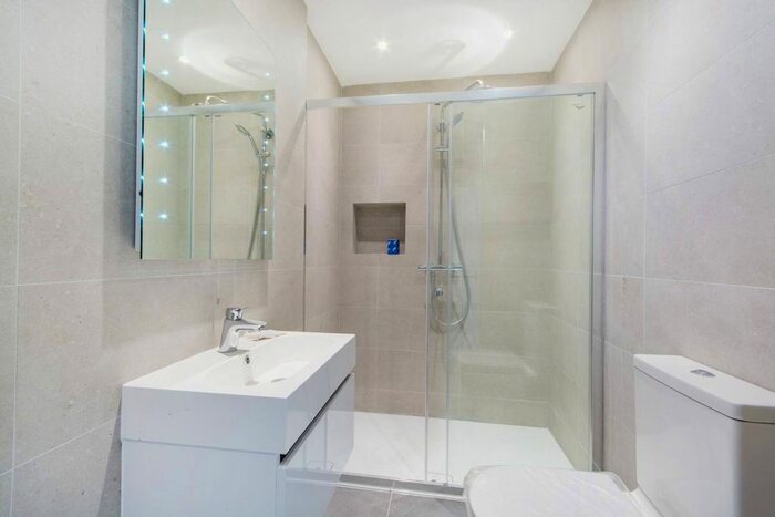 1 Bedroom Flat To Rent In Heathhurst Road, South Croydon, CR2