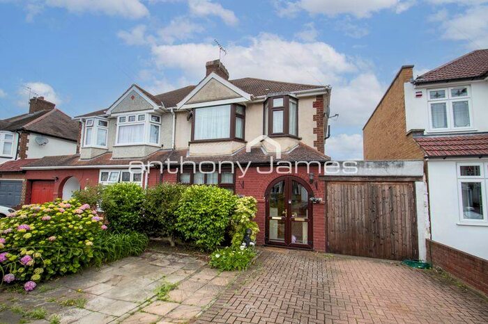 3 Bedroom Semi-Detached House To Rent In Huxley Road, Welling, DA16