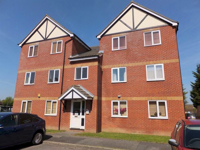 1 Bedroom Flat To Rent In Foxglove Way, Hackbridge, Surrey, SM6