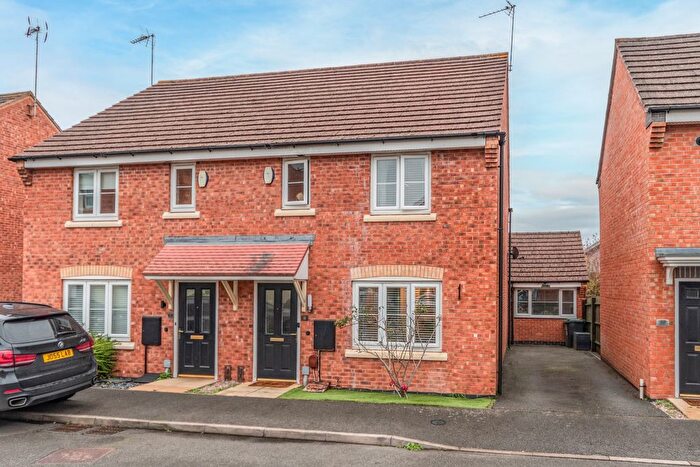 3 Bedroom Semi-Detached House For Sale In Pitchcombe Close, Lodge Park, Redditch, B98