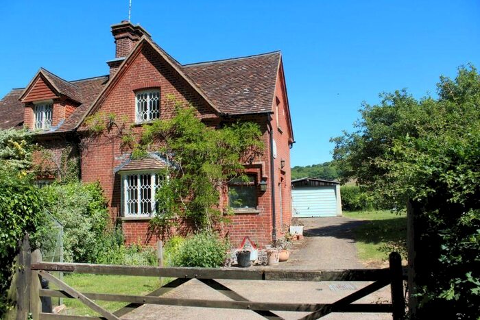 3 Bedroom Semi-Detached House To Rent In Vann Lane, GU8