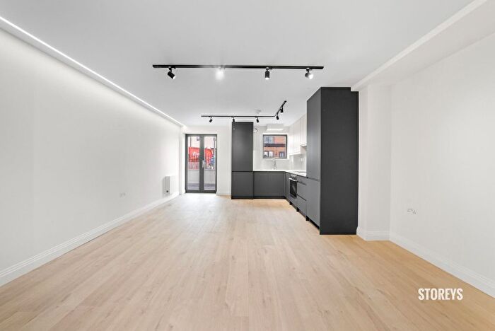 3 Bedroom Flat To Rent In Honours Building, Akeman Street, Tring, HP23