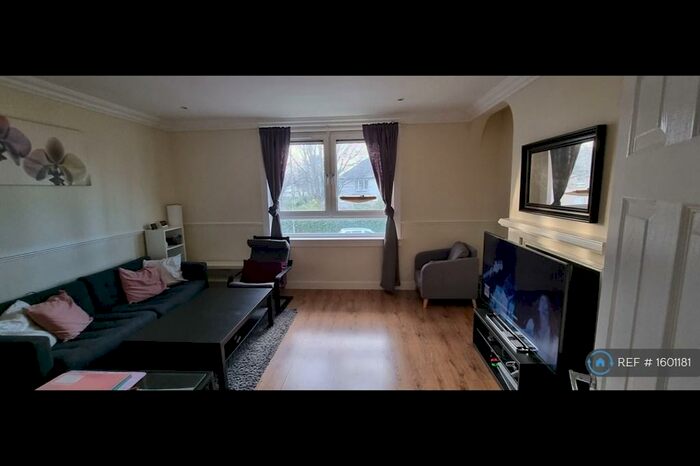 2 Bedroom Flat To Rent In Stenhouse Drive, Edinburgh, EH11