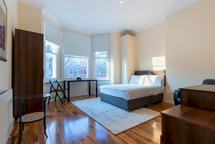 3 Bedroom Flat To Rent In Elgin Avenue, Maida Vale, W9