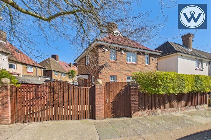 3 Bedroom Detached House To Rent In Alliance Road, Plaistow, E13