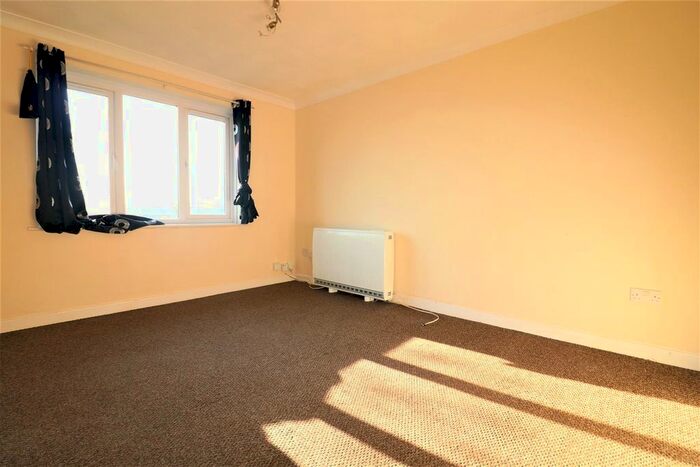1 Bedroom Property To Rent In Nairn Court, Dock Road, Tilbury RM18