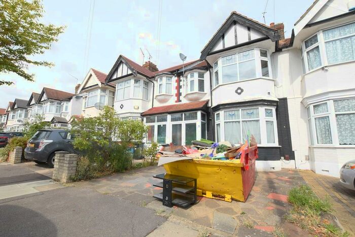 4 Bedroom Terraced House To Rent In Queenborough Gardens, Ilford, IG2