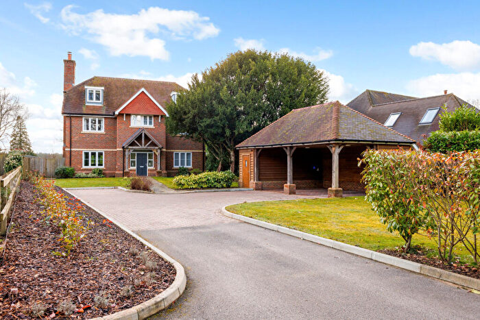 5 Bedroom Detached House For Sale In Beedingwood Drive, Colgate, RH12