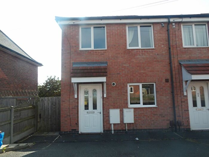 3 Bedroom Town House To Rent In Bond Street, Chesterfield, S43
