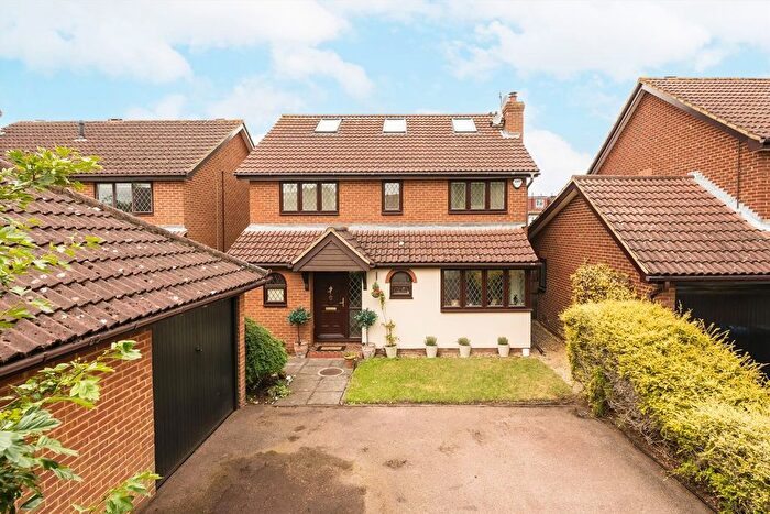 5 Bedroom Property For Sale In Hazelbury Close, Wimbledon, SW19