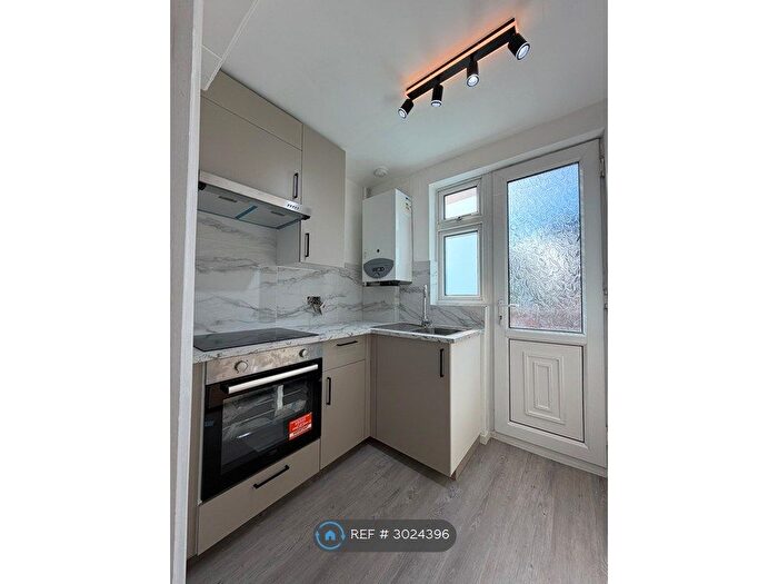 2 Bedroom Flat To Rent In Marlborough House, London, N4