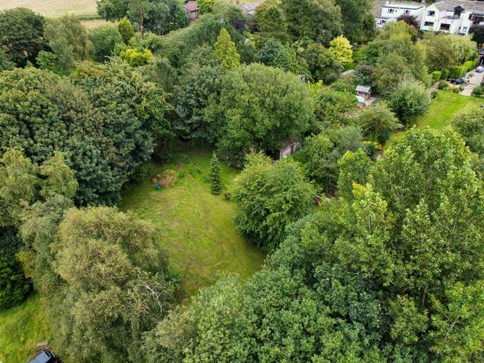 Detached House For Sale In The Paddock, Higham Lane, Werneth Low, SK14