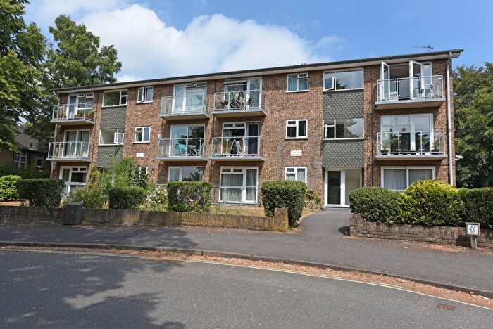 2 Bedroom Apartment To Rent In Clockhouse Road, Farnborough, GU14