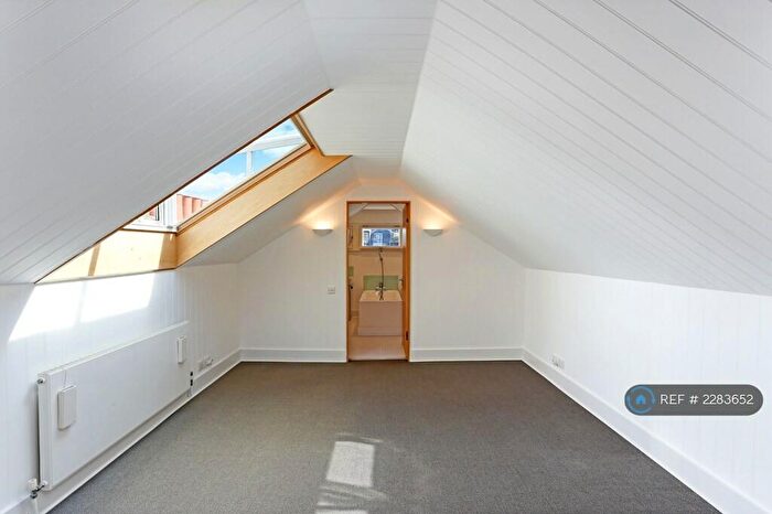 2 Bedroom Flat To Rent In Drayton Gardens, London, SW10