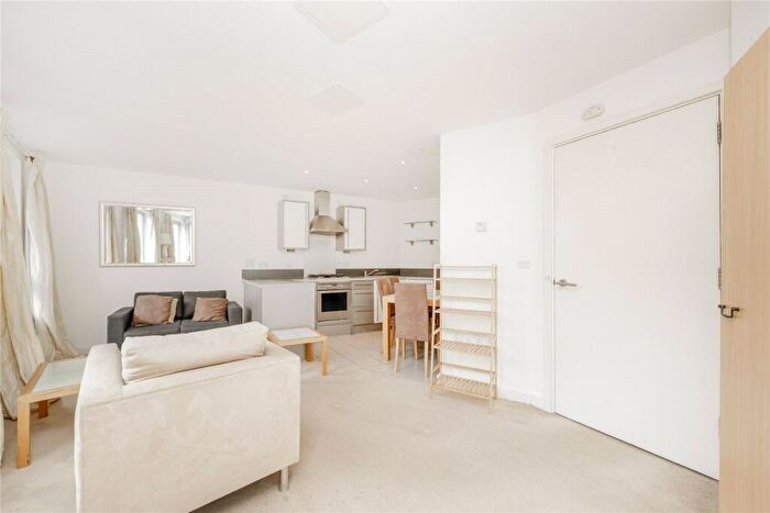 1 Bedroom Apartment To Rent In Buckler Court, Eden Grove, London, N7