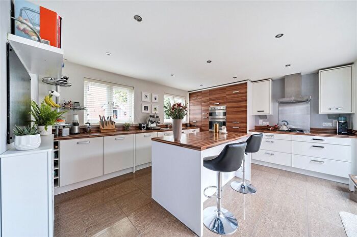 4 Bedroom Detached House For Sale In Bullfinch Rise, Bracknell, Berkshire, RG12