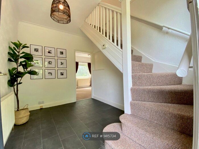 3 Bedroom Terraced House To Rent In Ring Road, Farnley, Leeds, LS12