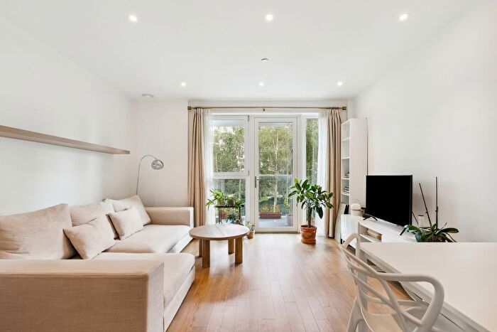 2 Bedroom Property To Rent In Brent House, Wandsworth Road, SW8