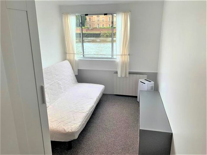 Studio To Rent In Ducks Walk, Richmond, London, TW1