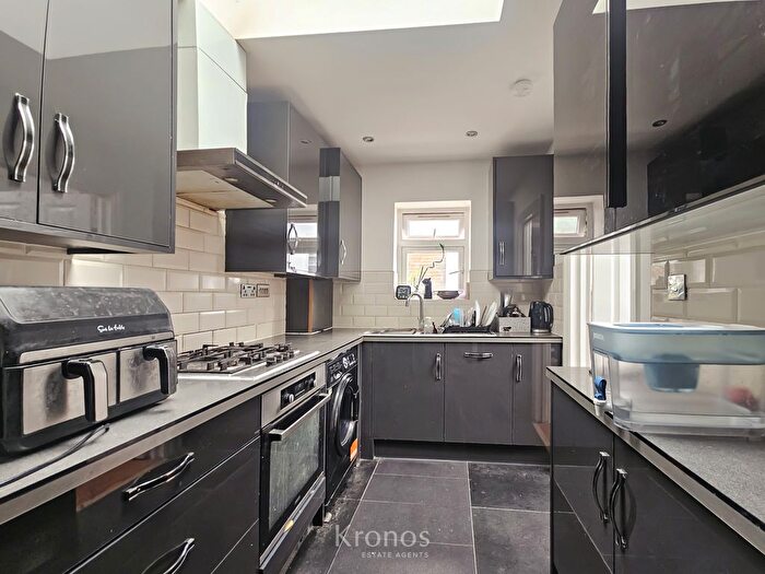 4 Bedroom Semi-Detached House To Rent In Harrow, HA2