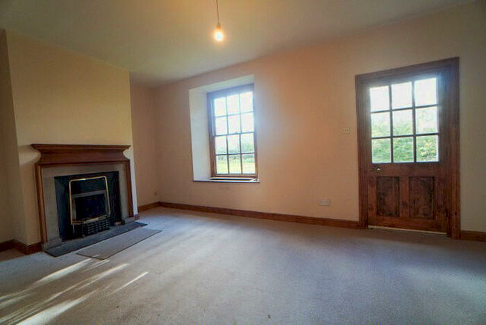 2 Bedroom Cottage To Rent In , CH7