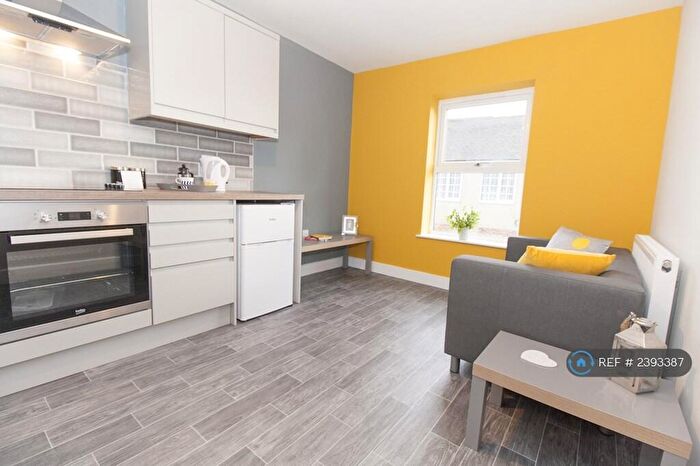 1 Bedroom Flat To Rent In High Street, Kippax, Leeds, LS25