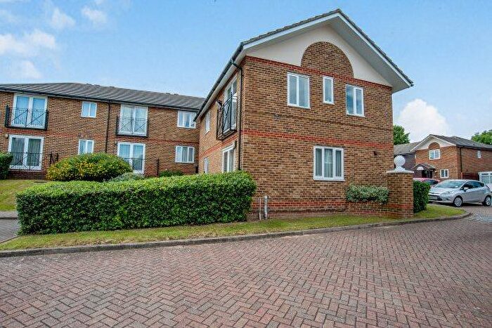 2 Bedroom Flat To Rent In Port Rise, Chatham, ME4