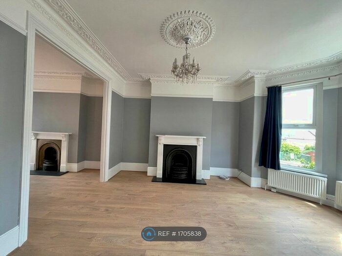 3 Bedroom Terraced House To Rent In Griffin Road, London, SE18