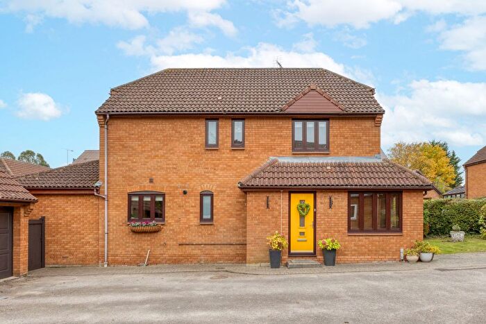4 Bedroom Detached House For Sale In Watercress Close, Stevenage, Hertfordshire, SG2