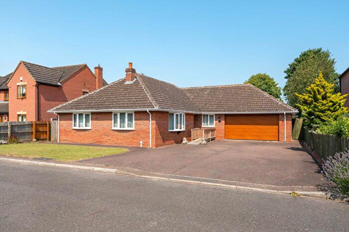 4 Bedroom Detached Bungalow For Sale In All Saints Close, Wicklewood, NR18