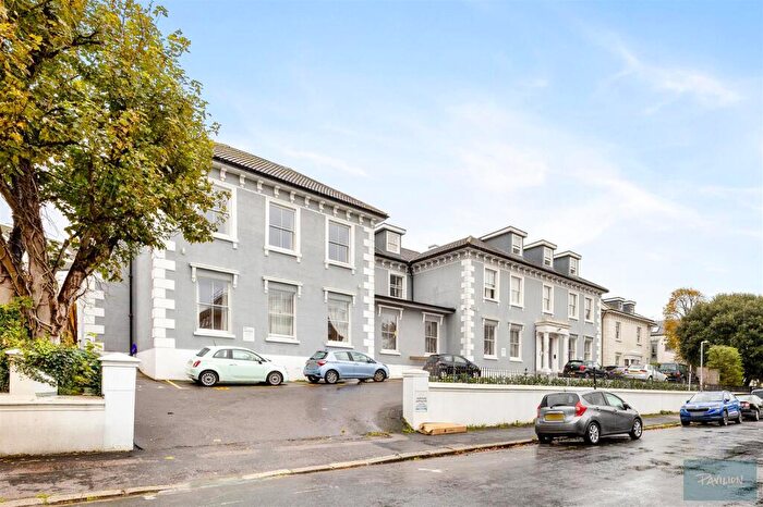 3 Bedroom Apartment To Rent In Wellington Road, Brighton, BN2