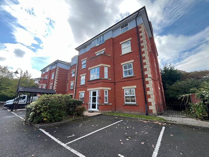2 Bedroom Flat To Rent In Warwick Road, Solihull, West Midlands, B92