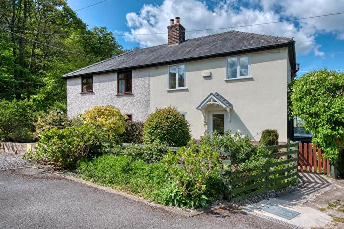 3 Bedroom Semi-Detached House For Sale In The Dale, Hathersage, Hope Valley, S32