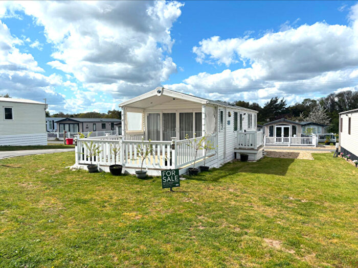 3 Bedroom Caravan For Sale In Three Bed Swift Lighthouse, Caldecott Hall Country Park, Beccles Road, Fritton, Norfolk, NR31