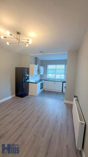 3 Bedroom Semi-Detached House For Sale In Shiregreen Lane, Sheffield, S5