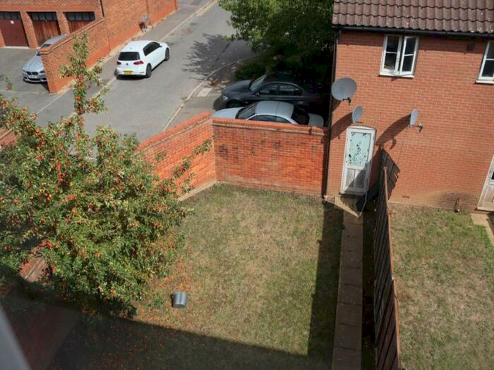 5 Bedroom House To Rent In Horsa Gardens, Hatfield, Hertfordshire, AL10