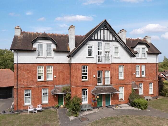 4 Bedroom Town House For Sale In Great Stony Park, Ongar, CM5