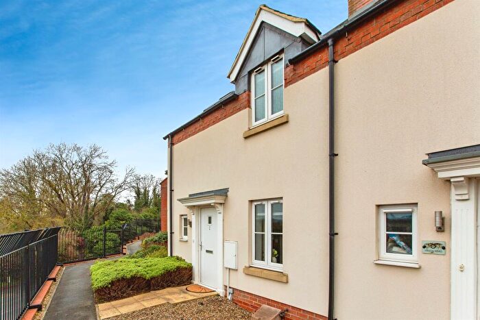 2 Bedroom Terraced House For Sale In Station Road, Thrapston, Kettering, NN14