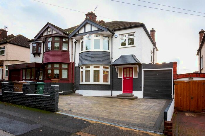 3 Bedroom Semi-Detached House To Rent In Beacontree Avenue, London, E17