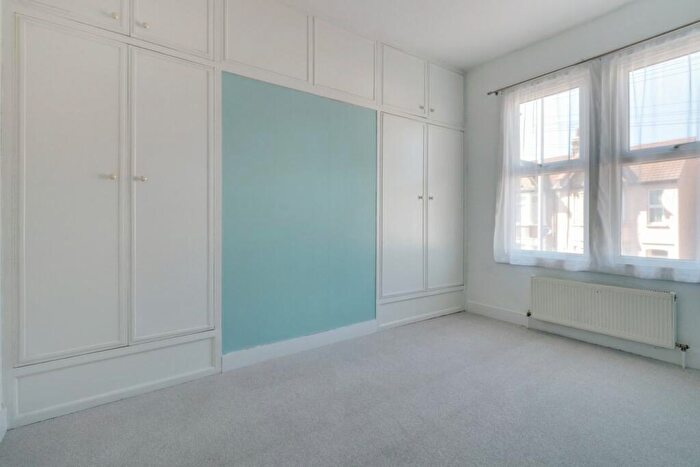 3 Bedroom End Of Terrace House For Sale In Central Avenue, Southend-on-Sea, SS2