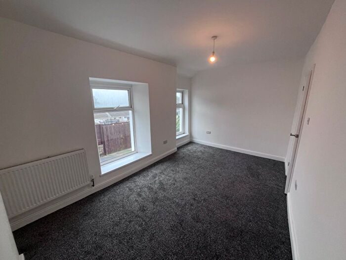 2 Bedroom End Of Terrace House To Rent In Waun Y Pistyll, Treboeth, SA5