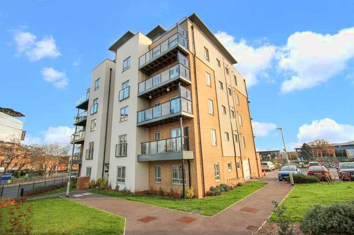 1 Bedroom Apartment To Rent In Fleming Place, Bracknell, RG12
