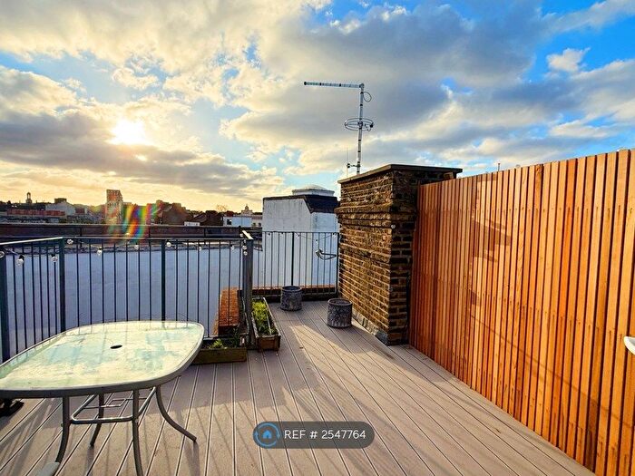 2 Bedroom Flat To Rent In Canterbury Crescent, London, SW9