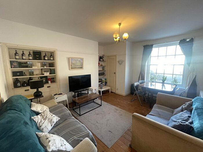 3 Bedroom Flat To Rent In North Street, St. Andrews, KY16