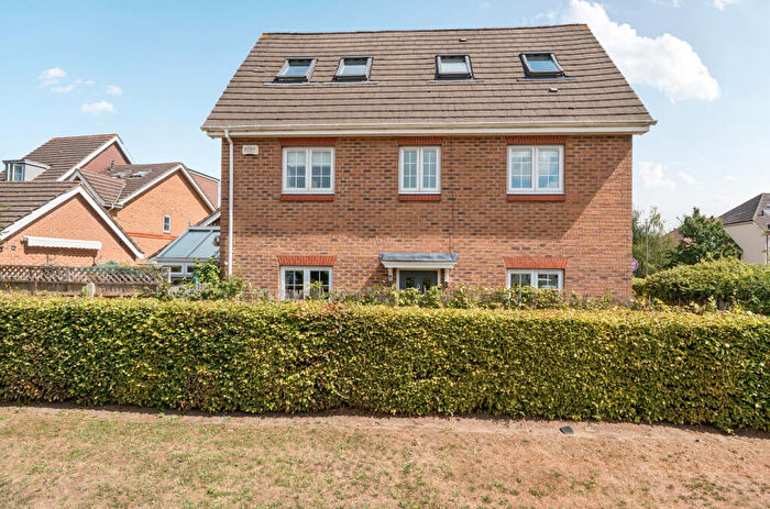 5 Bedroom Detached House For Sale In Badger Way, Aldershot, Hampshire, GU12