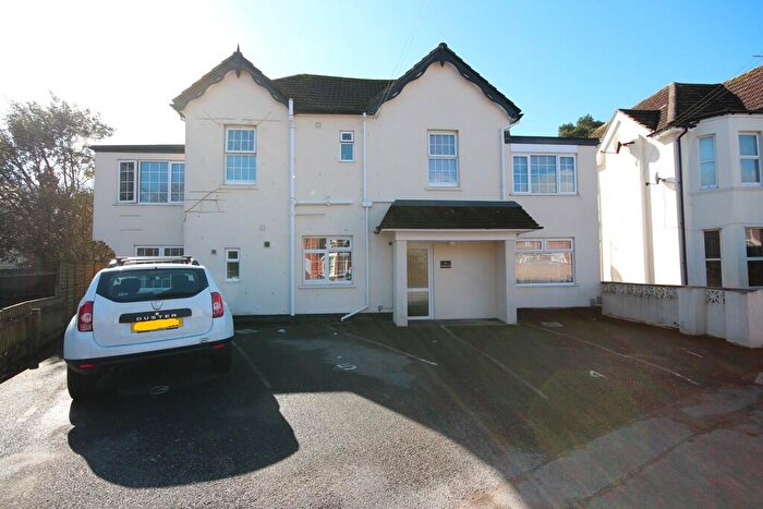 2 Bedroom Flat To Rent In Rushton Crescent, Bournemouth, BH3