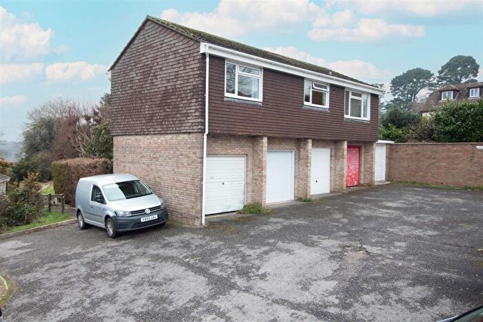 2 Bedroom Property To Rent In Laurel Close, Corfe Mullen, BH21
